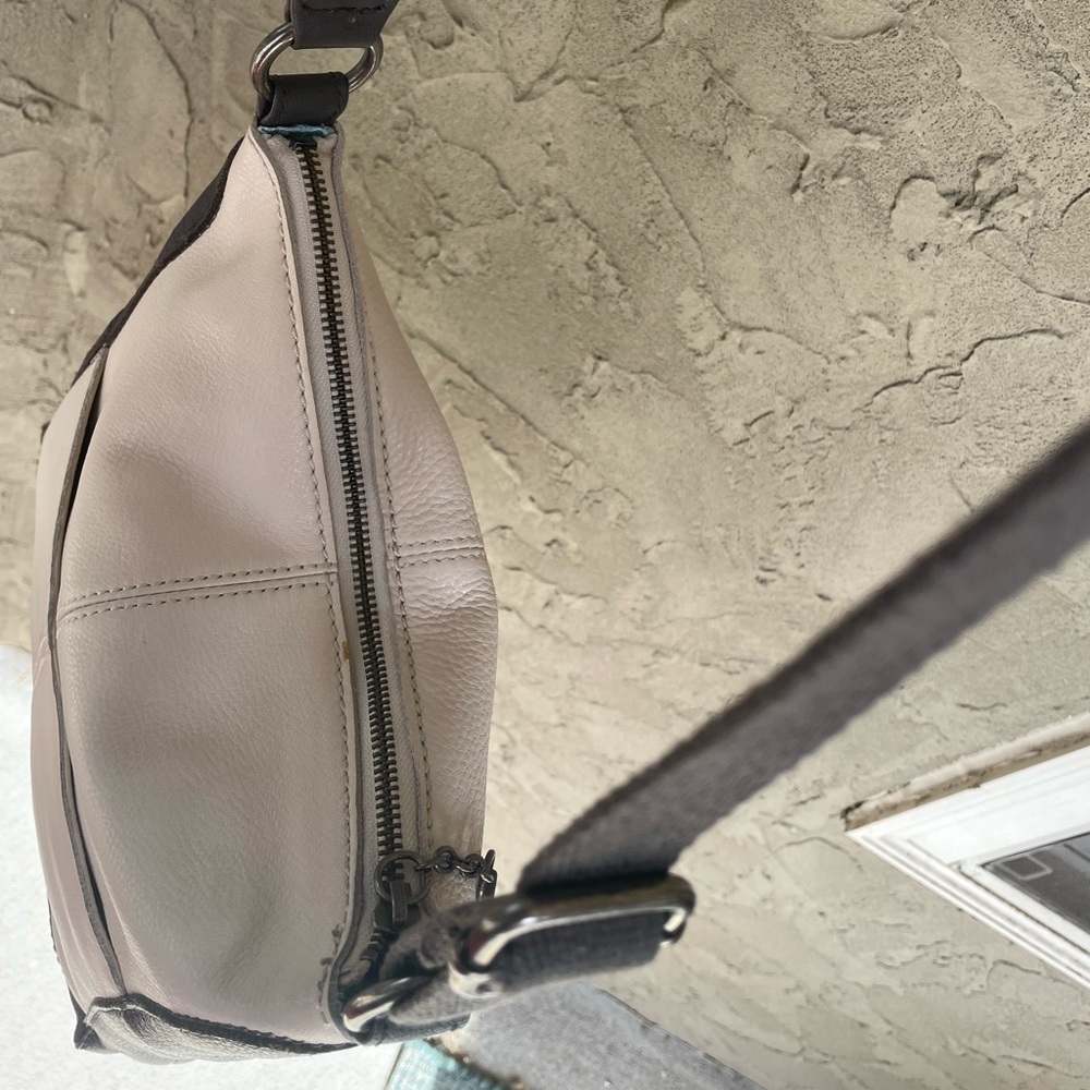 White and Gray Leather Crossbody Bag - Picture 6 of 10